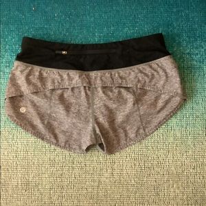 Lululemon short size 4 for the 🏃‍♀️!